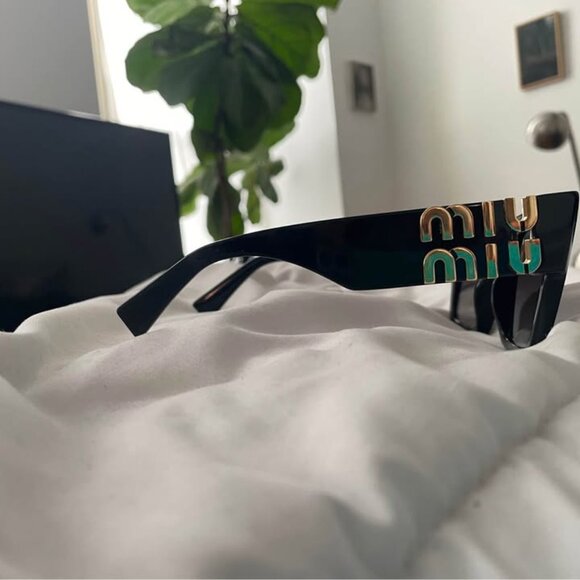 Miu Miu sunglasses - Picture 2 of 5